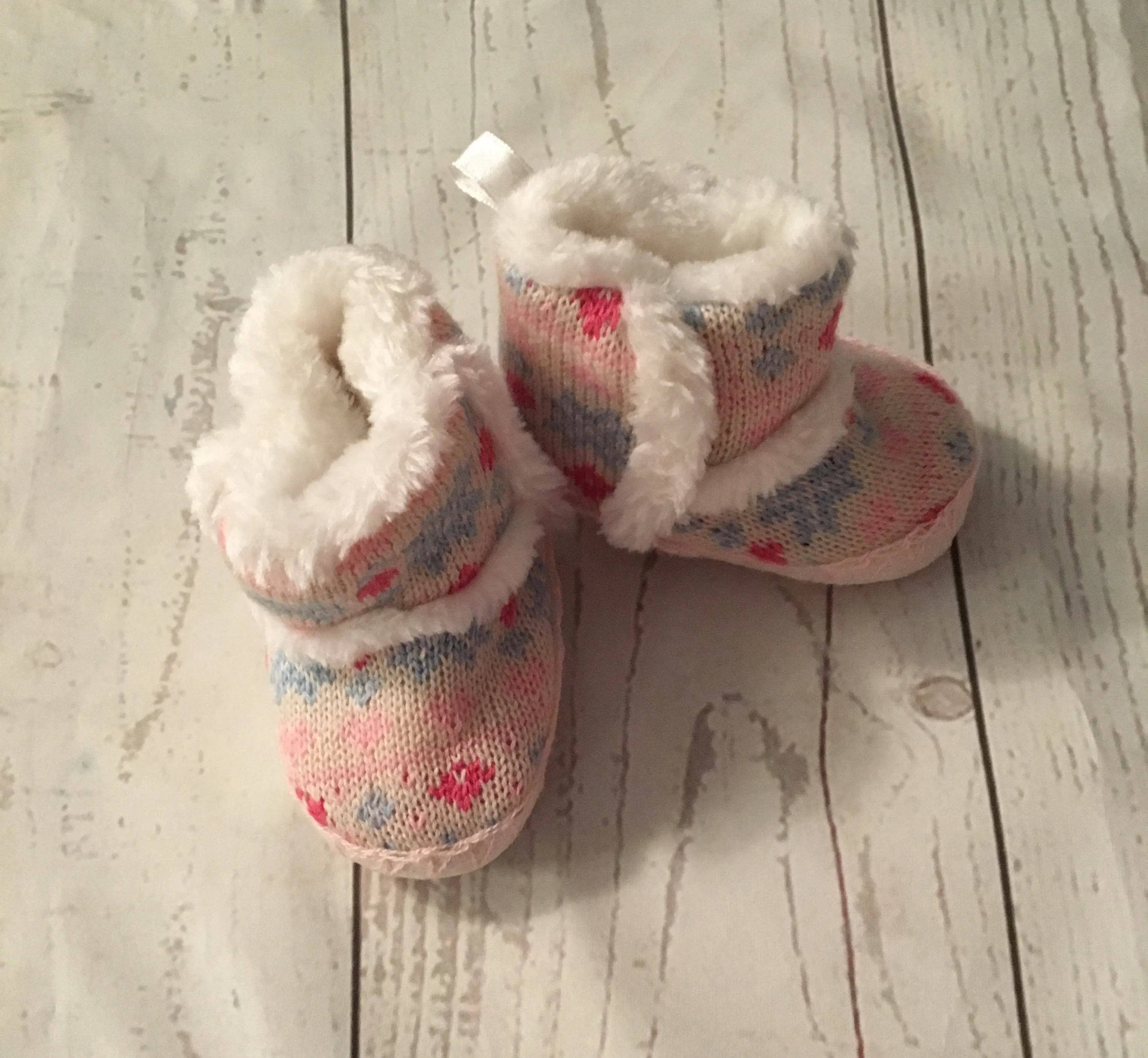 0-3 Months Furry Knitted Boots