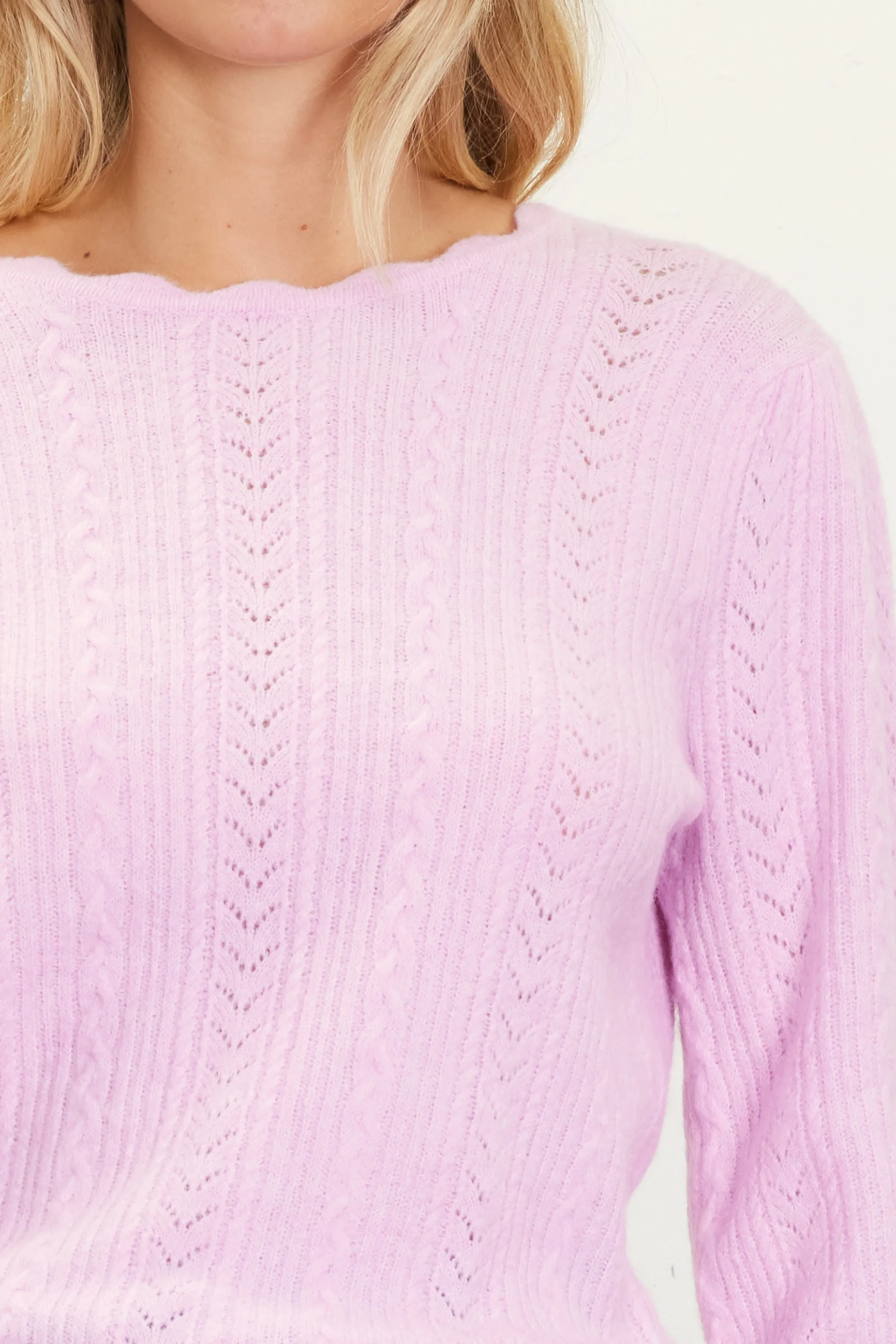 CABLE ROUND NECK SWEATER