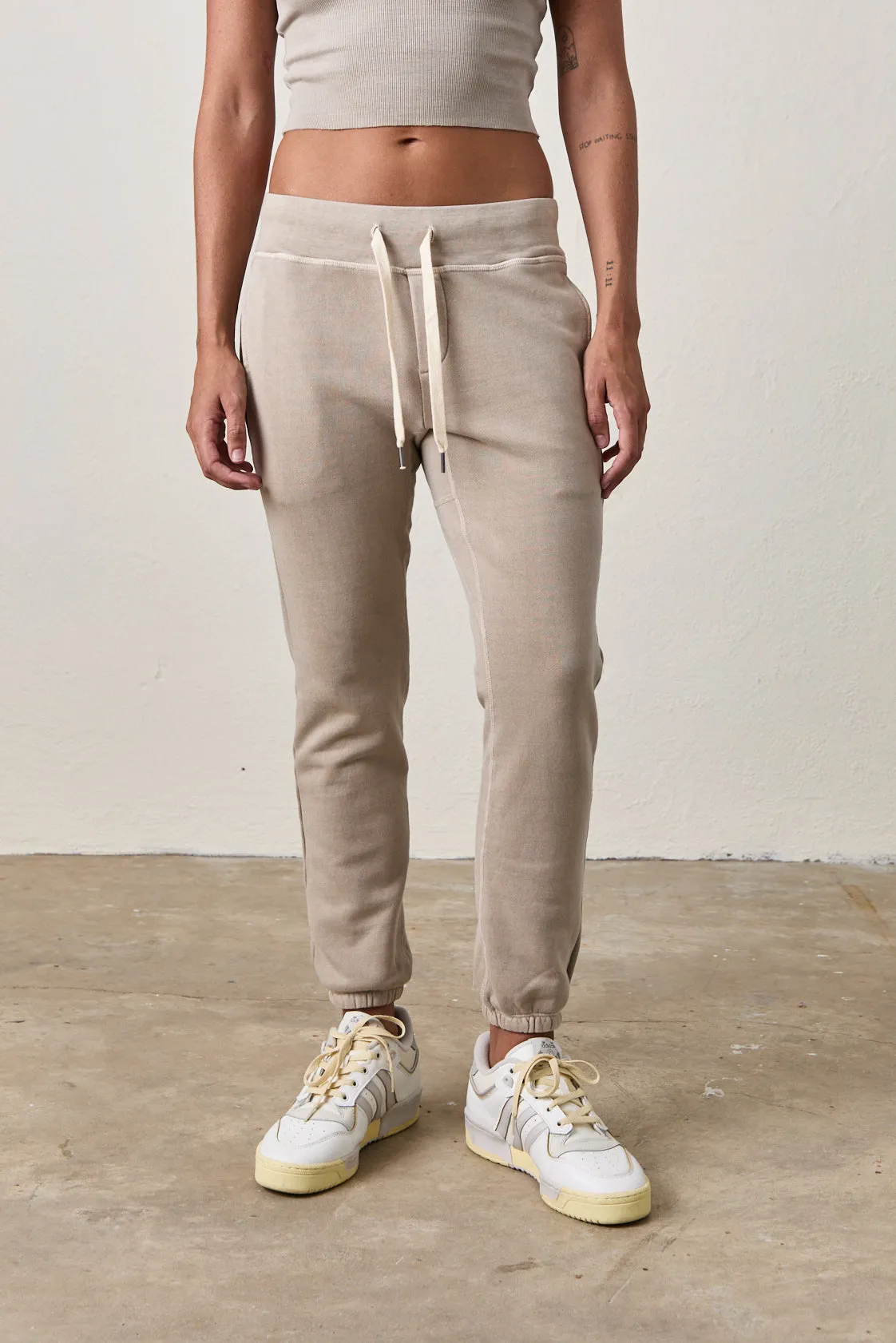 SAYDE SWEATPANT / SABLE