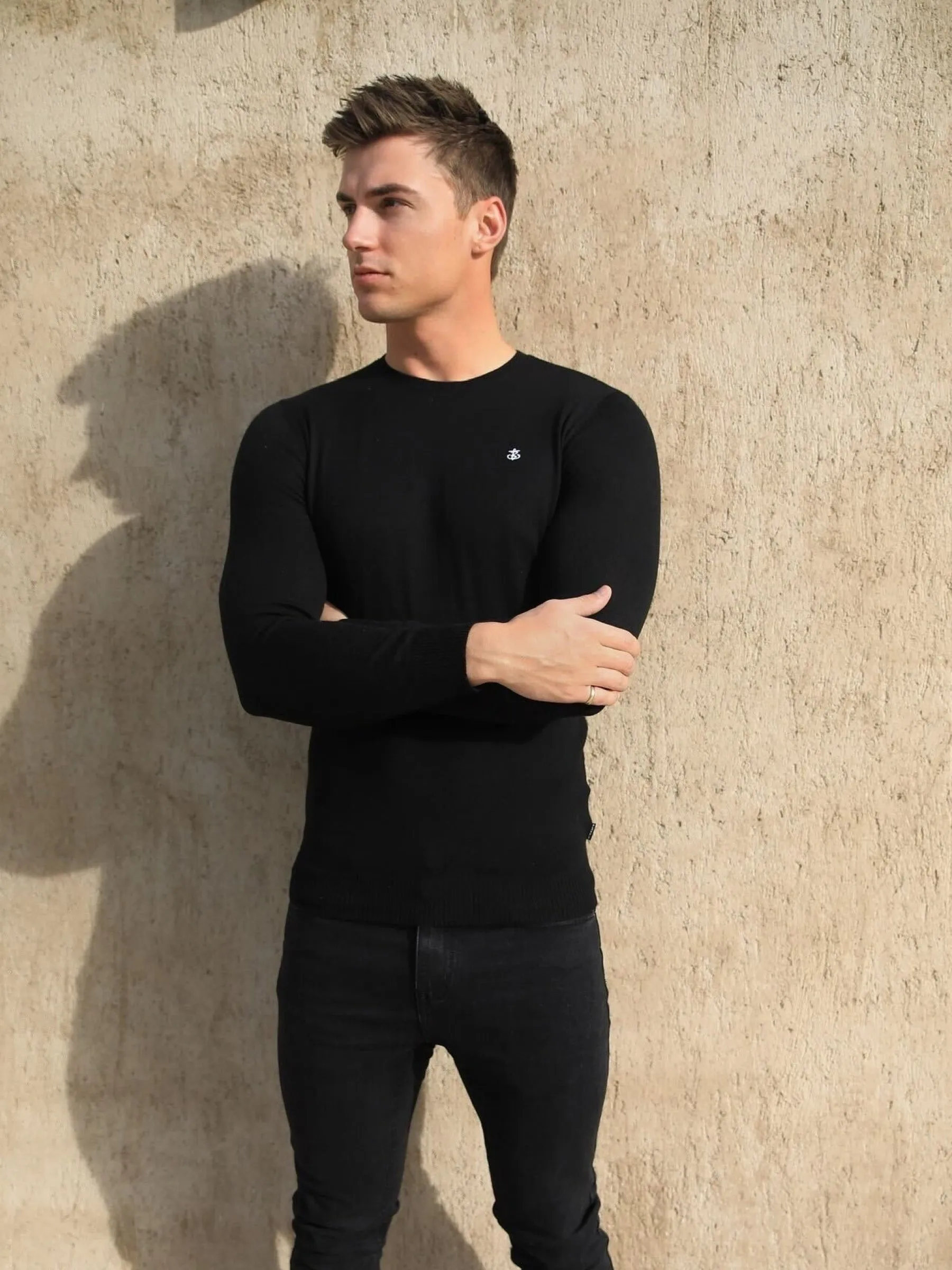 Sudbury Knitted Jumper - Black